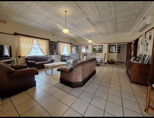3 BEDROOM HOUSE FOR SALE IN RENSBURG